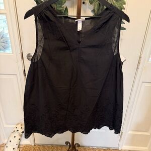 NWT Isabel Maternity Solid Black Lightweight Floral Embroidered Sleeveless Top M